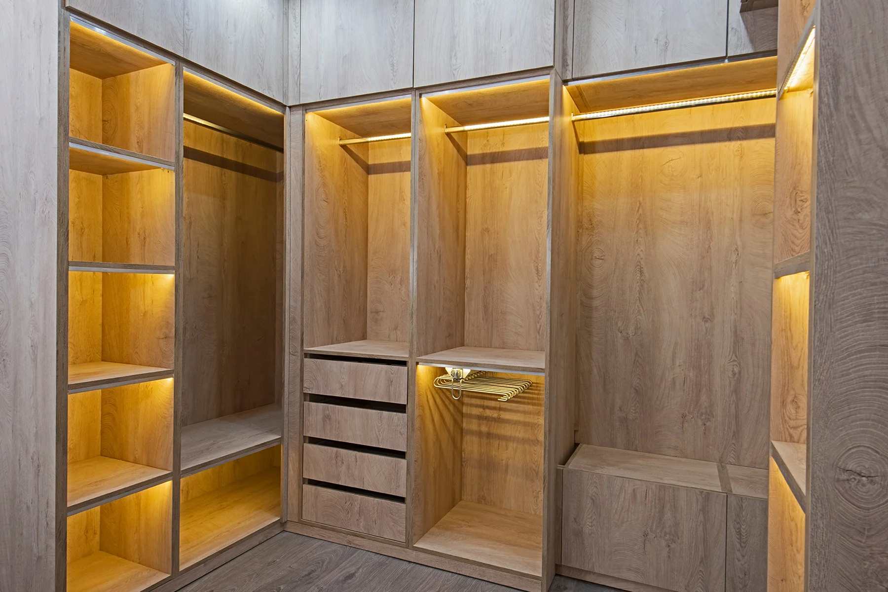 Wardrobes / Custom Walk-in Robes | Alpha Joinery